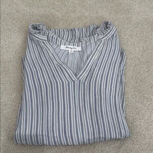 White and Blue Ribbed 3/4 Sleeve v neck blouse